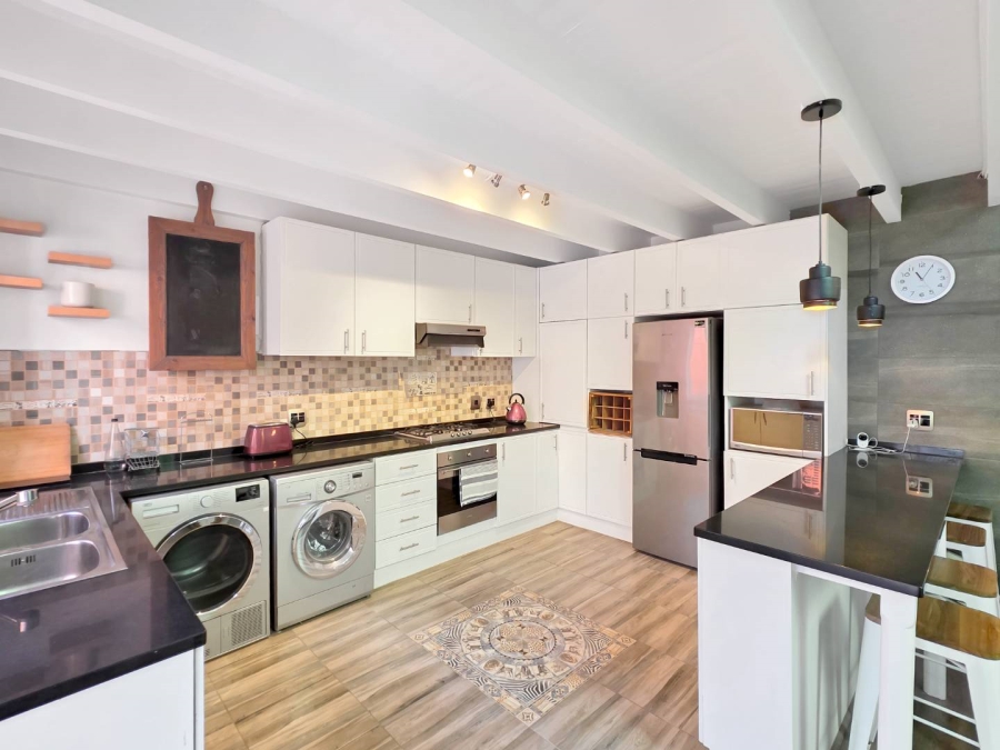To Let 2 Bedroom Property for Rent in Gardens Western Cape
